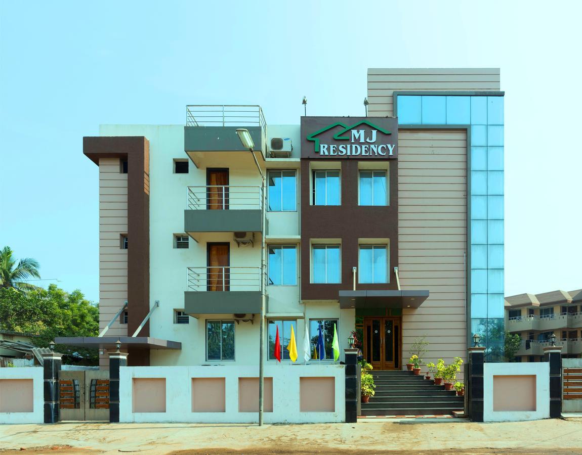 Hotel M J Residency Puri Esterno foto