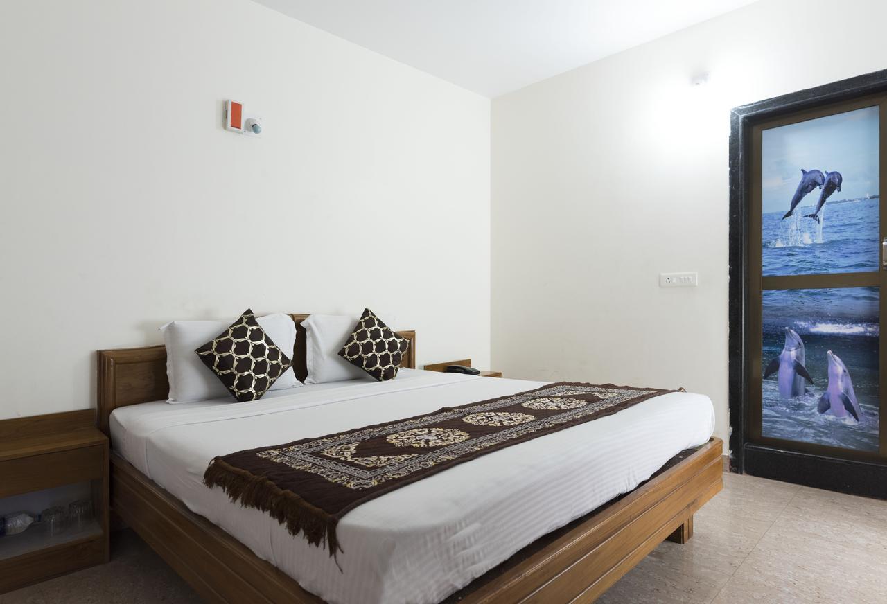 Hotel M J Residency Puri Esterno foto