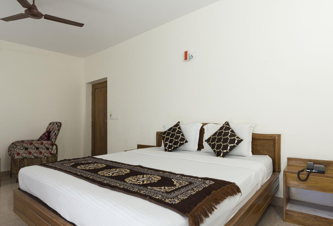 Hotel M J Residency Puri Esterno foto