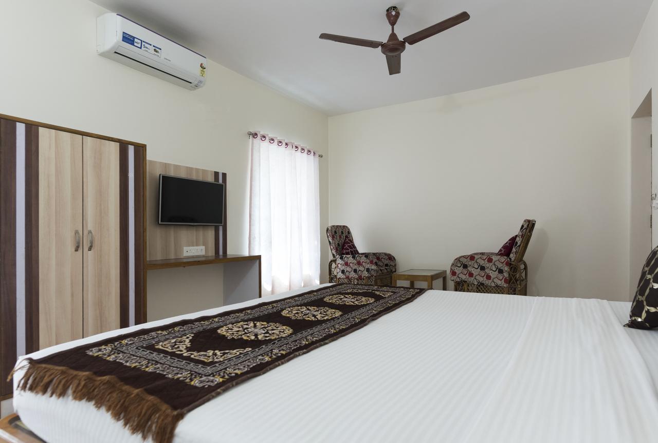 Hotel M J Residency Puri Esterno foto